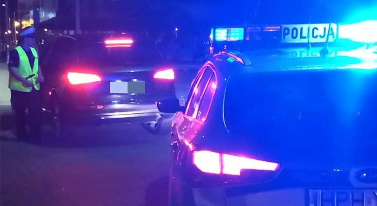 Młodzi kierowcy "strzelali" z rur. Policjanci musieli użyć sonometru