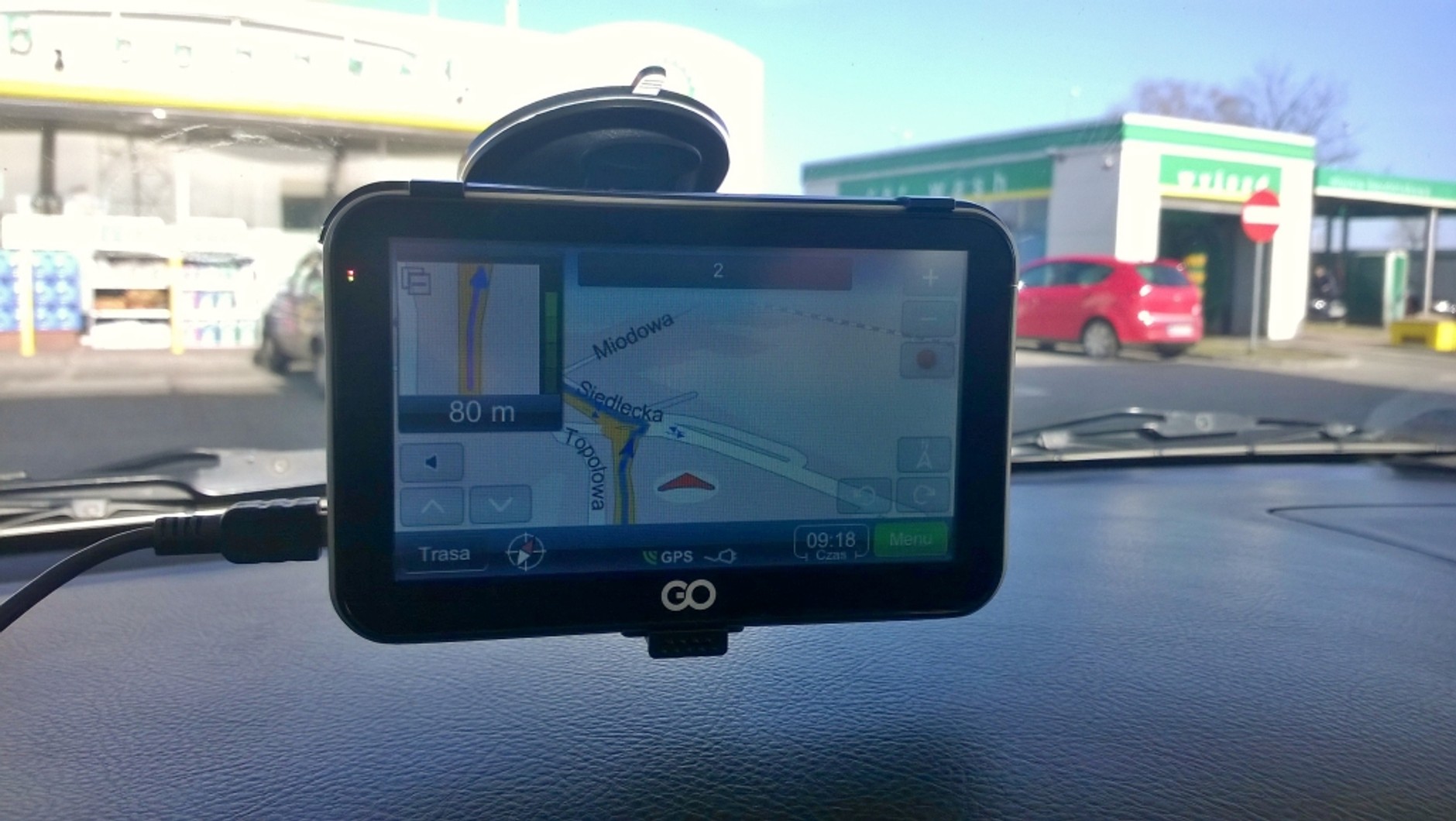 Na co dzień bardzo pomocne jest dodatkowe okno wyświetlane w górnym lewym rogu.