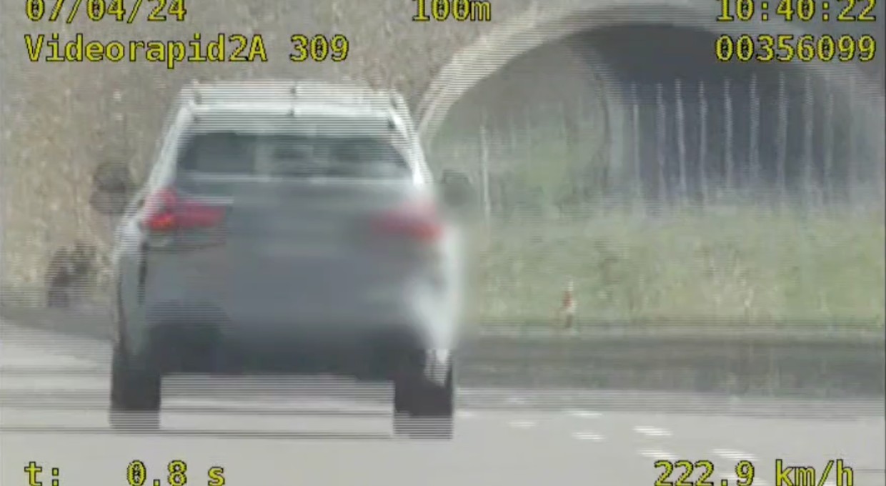 Pędził beemką ponad 220 km/h. Nie próbował się tłumaczyć