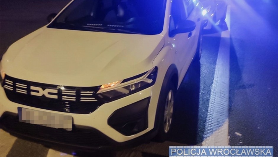 Policjanci znaleźli narkotyki w bagażniku samochodu