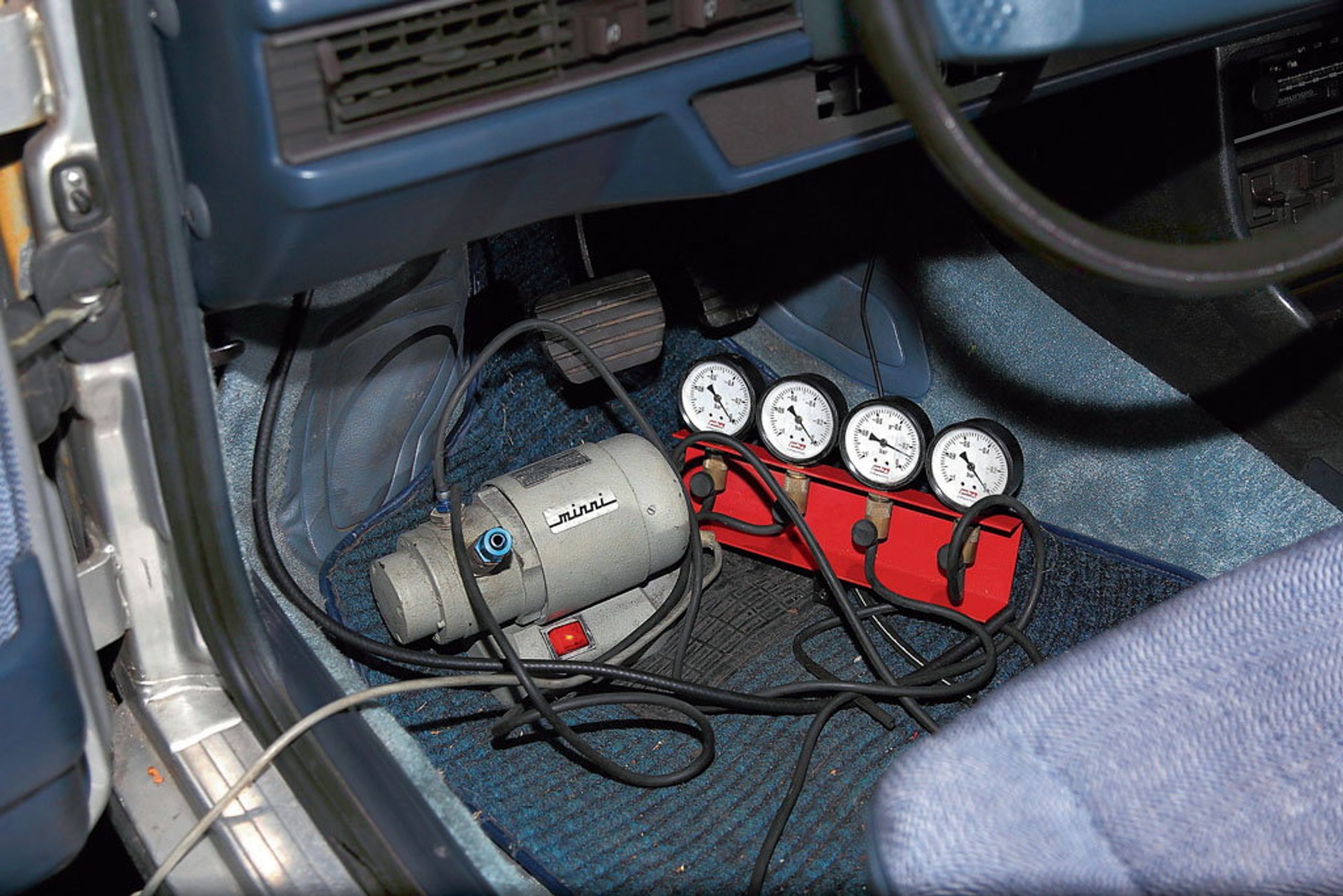 Jak naprawić centralny zamek? Szukamy przyczyny usterki