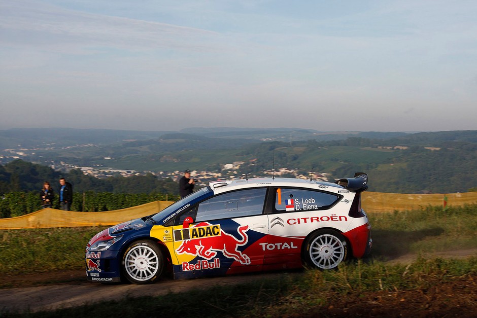 Rajd Niemiec 2010: Loeb liderem, Kościuszko na łące (1. etap, fot. Rallyworld©Willy Weyens)