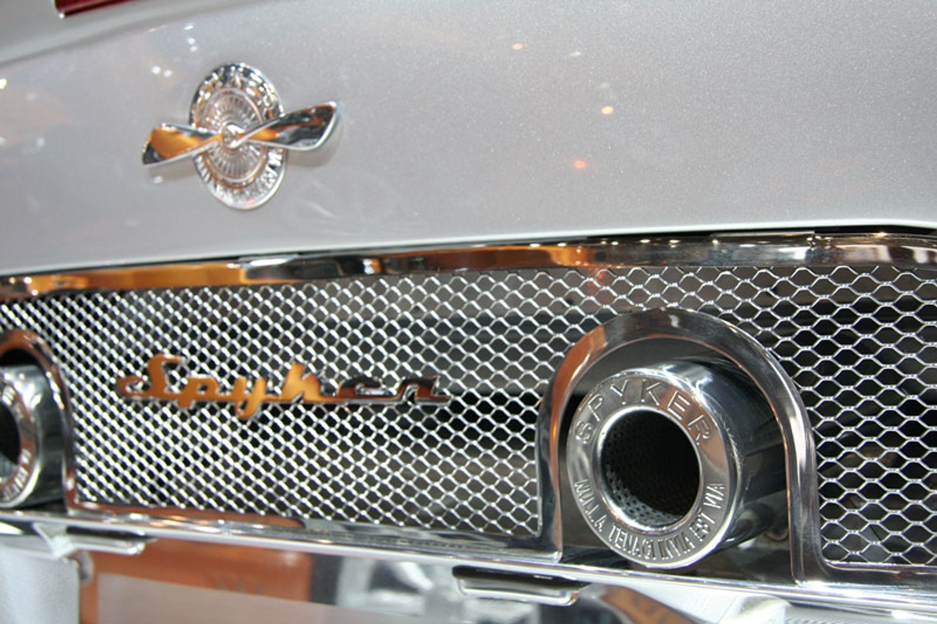 Genewa 2009: Spyker C8 Aileron – premiera wersji seryjnej