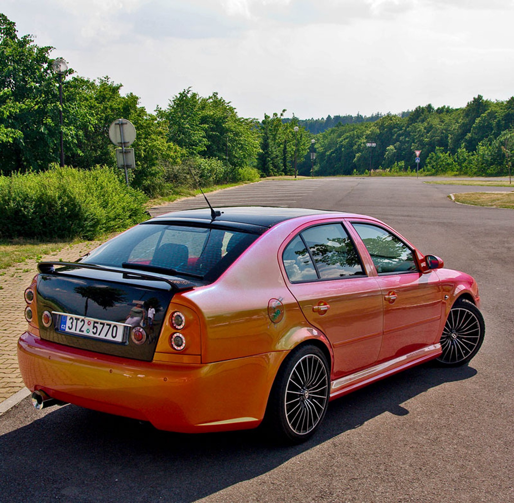 Garaż tunera: Škoda Octavia –  kameleon na sterydach