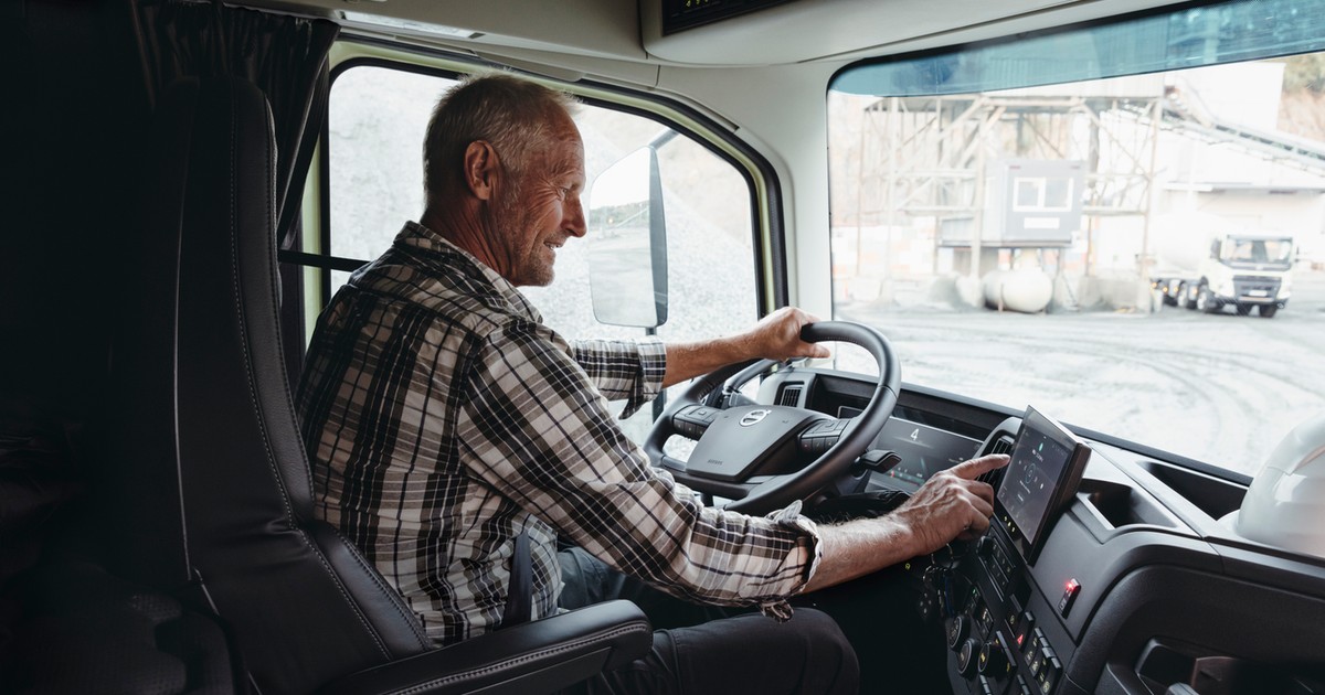 Kierowca ciężarówki Volvo