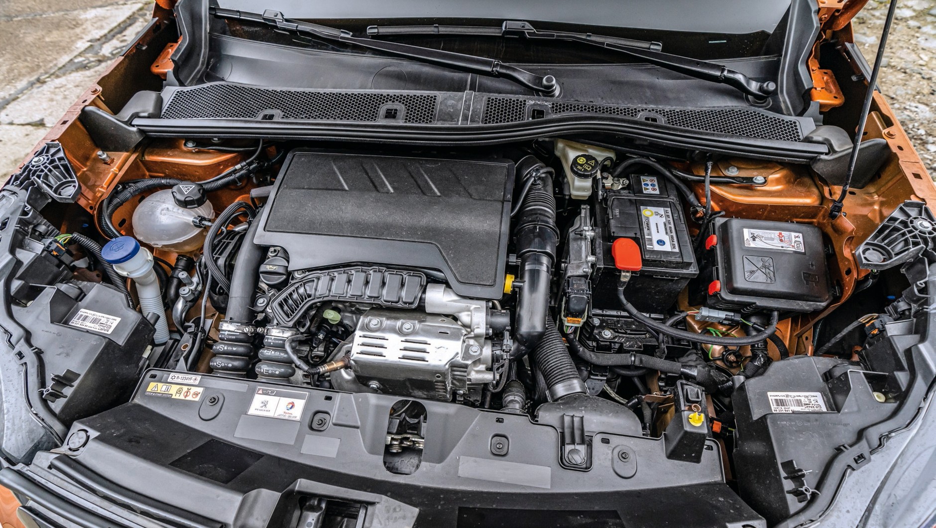 Peugeot 2008 1.2 PureTech - silnik