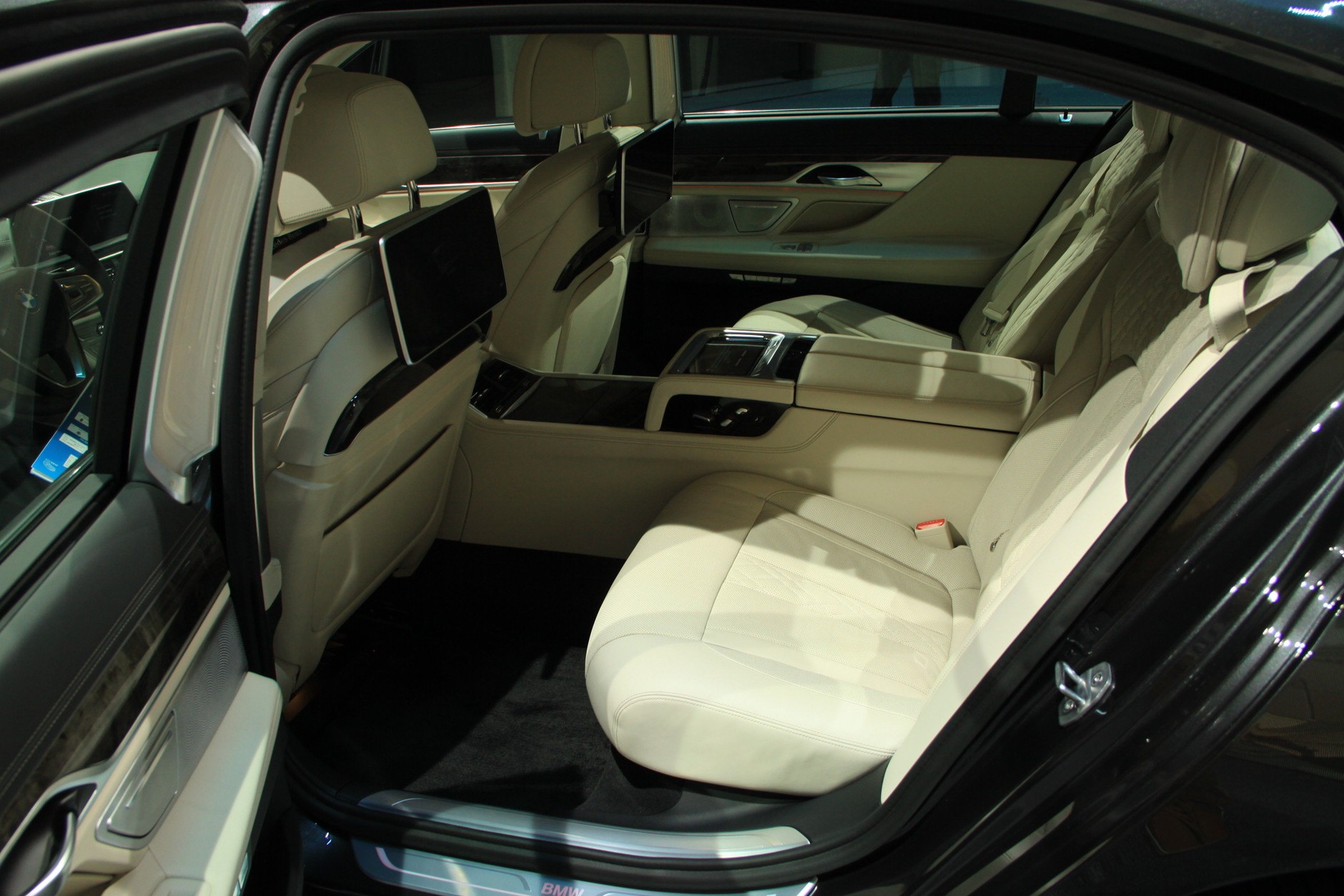 BMW Serii 7 (Frankfurt 2015)