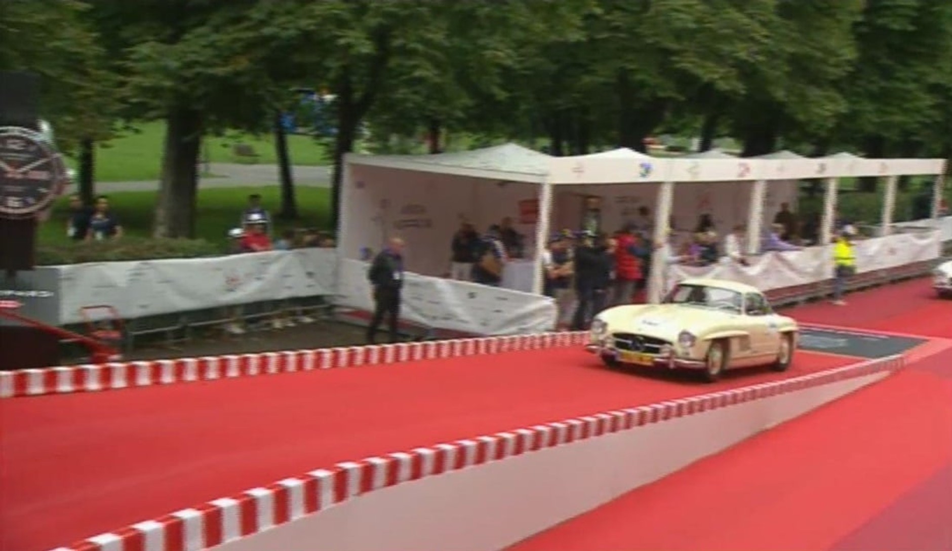 Mercedes Gullwing z polską załogą na Mille Miglia 2024