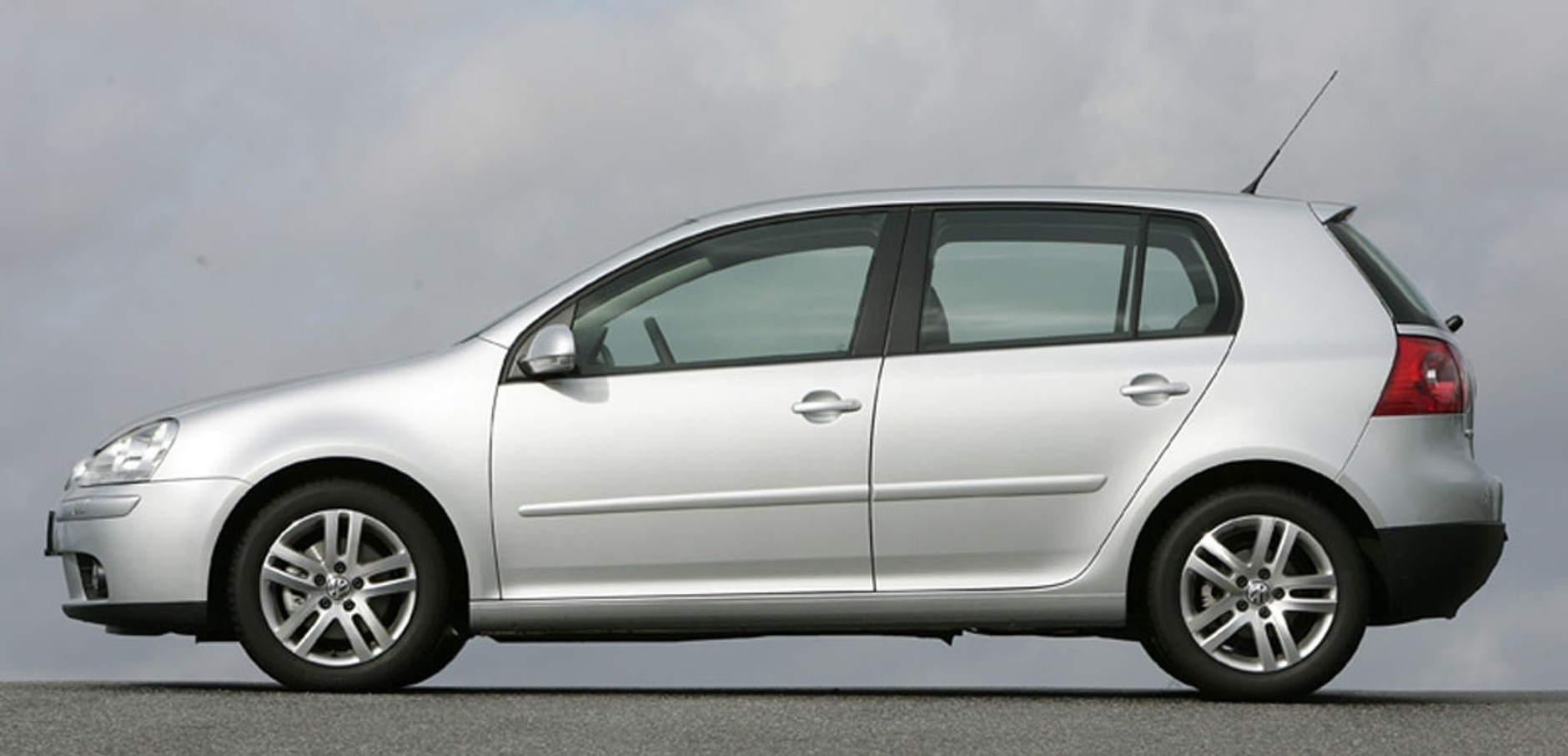 Volkswagen Golf V 1.9 TDI - cena 22 200 zł