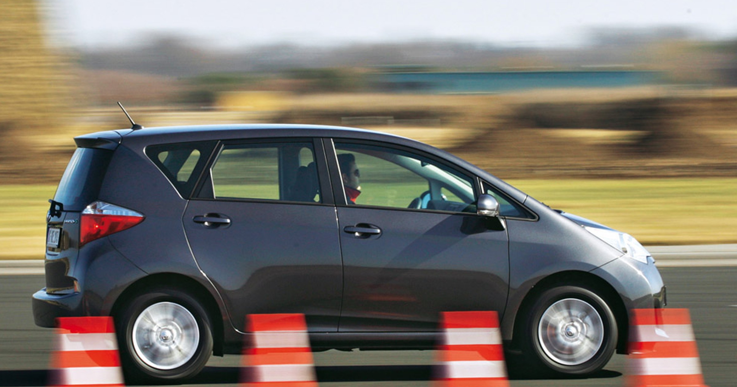 Toyota Verso: praktyczny pojazd w rozmiarze S