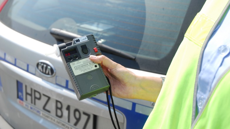 Czy warto kupić alkomat?