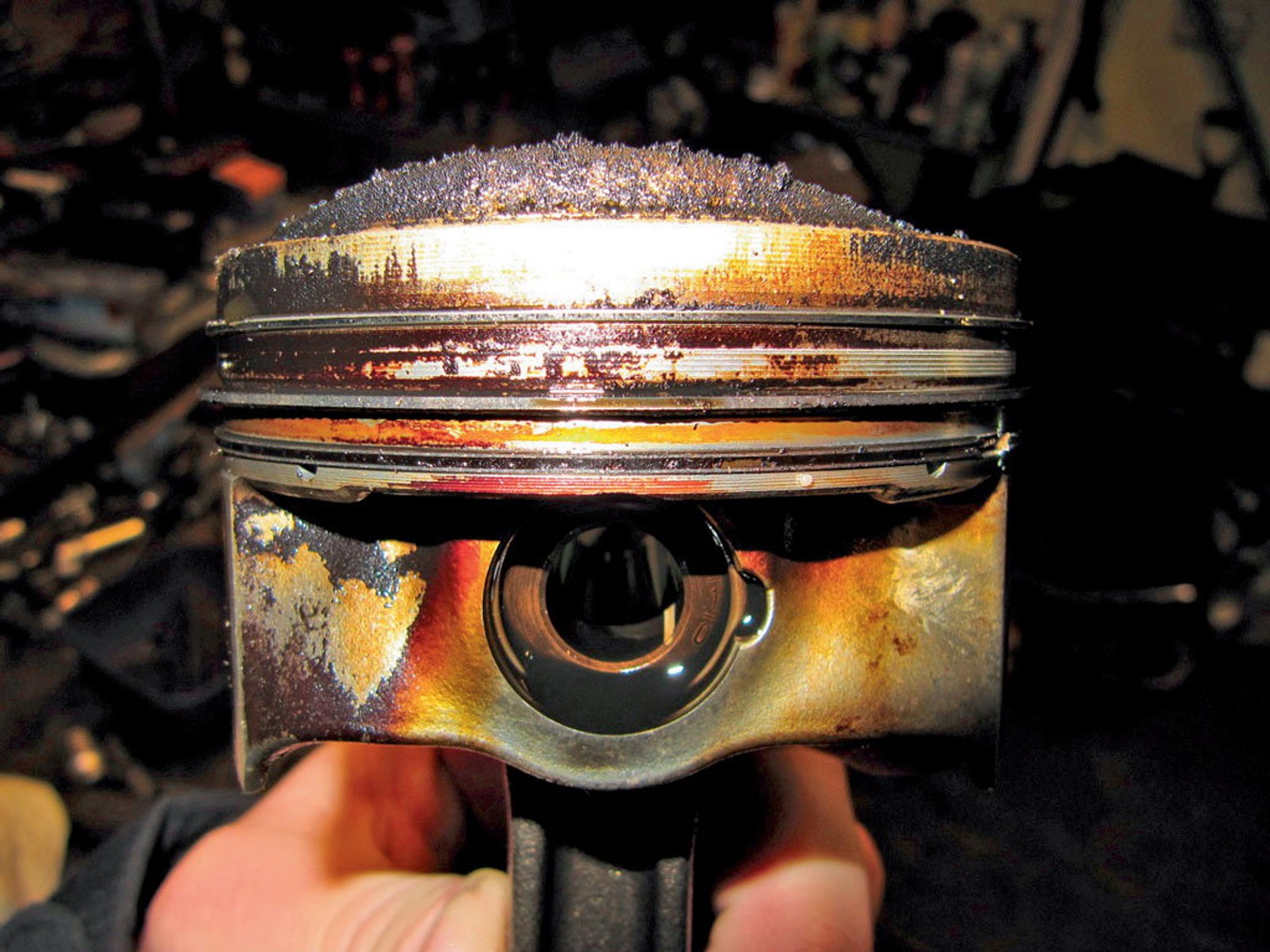 Po czym poznać, że silnik spala olej?