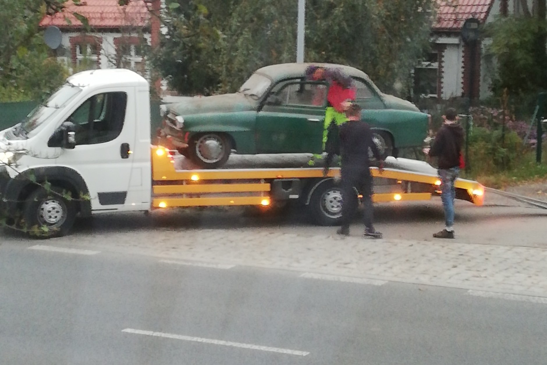 Zabytkowa Skoda Octavia skradziona w biały dzień w Toruniu