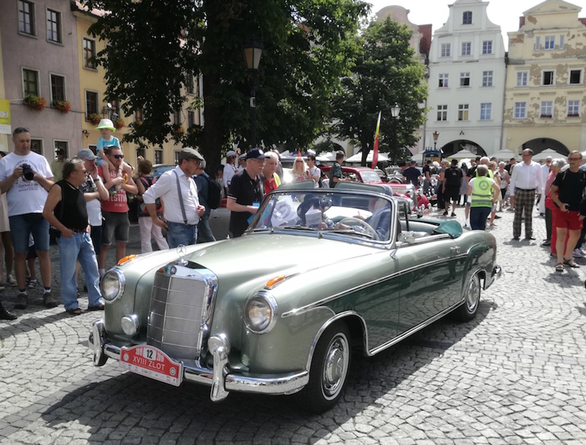 Zlot zabytkowych Mercedesów - Mercedes Ponton cabrio