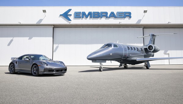 Porsche 911 Turbo S i Embraer