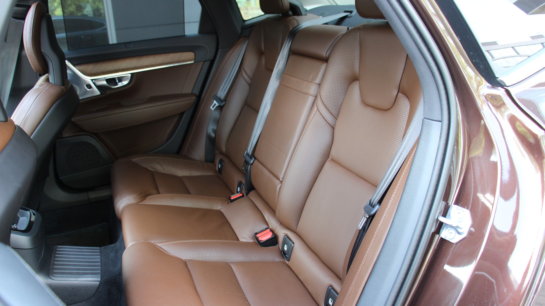 Volvo S90 T8 Inscription – Hybryda nie do oszczędzania