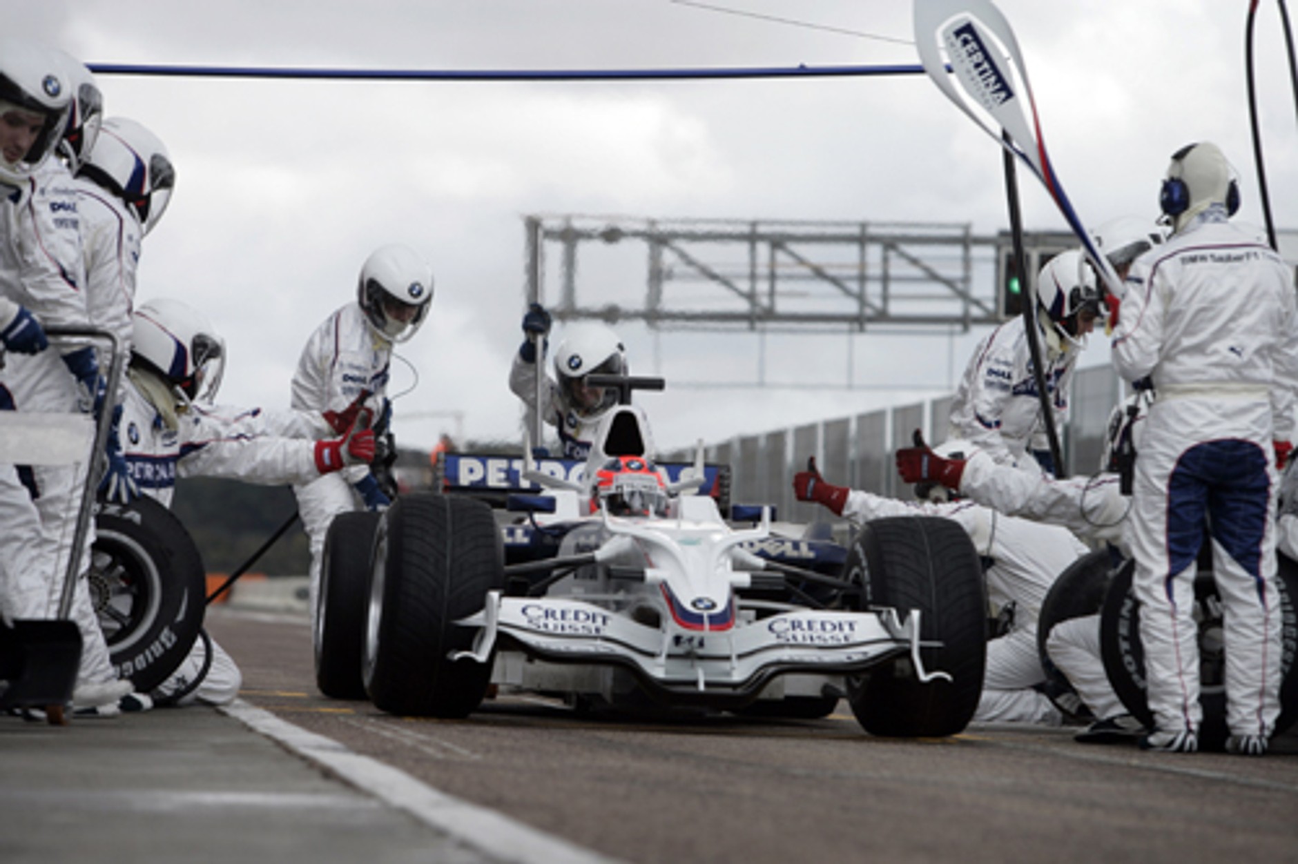 Formuła 1 sezon 2008 - Czekając na start