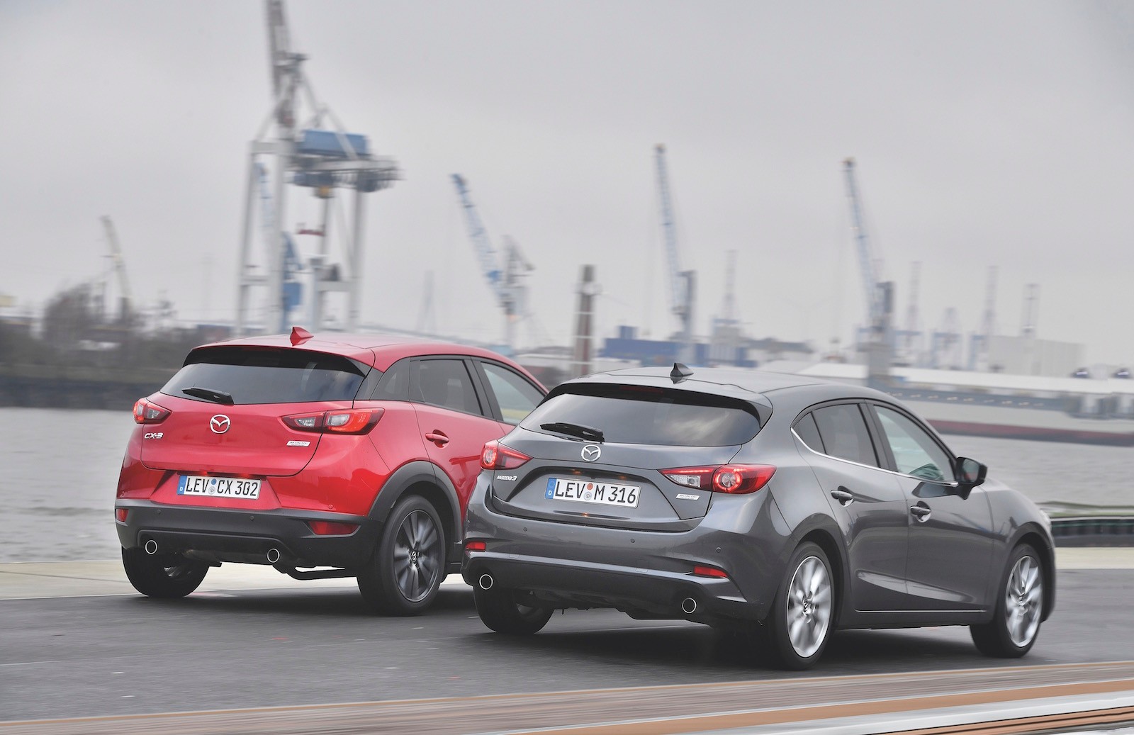 Mazda CX-3 kontra 3