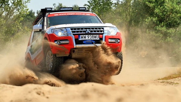Mitsubishi Pajero 3.2 DID Instyle  - na pohybel SUV-om