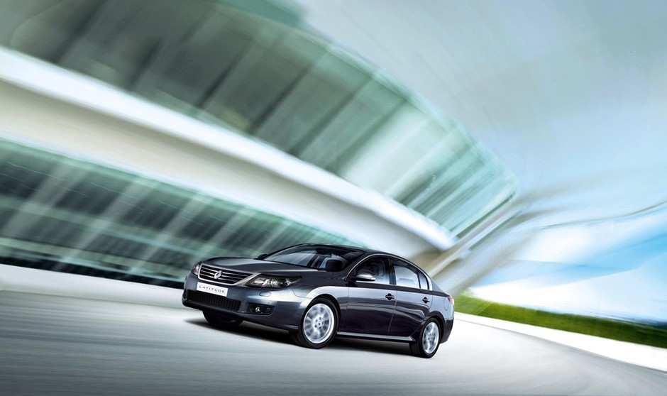 Renault Latitude – jonizuje, masuje, dopieszcza, robi dobrze