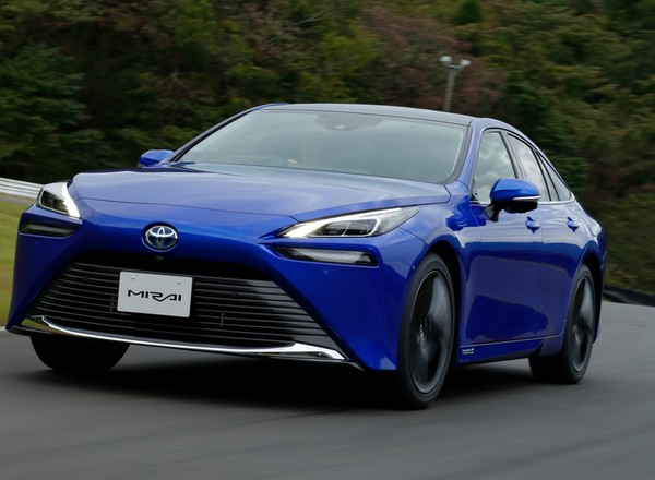 Toyota Mirai – druga generacja sedana na wodór