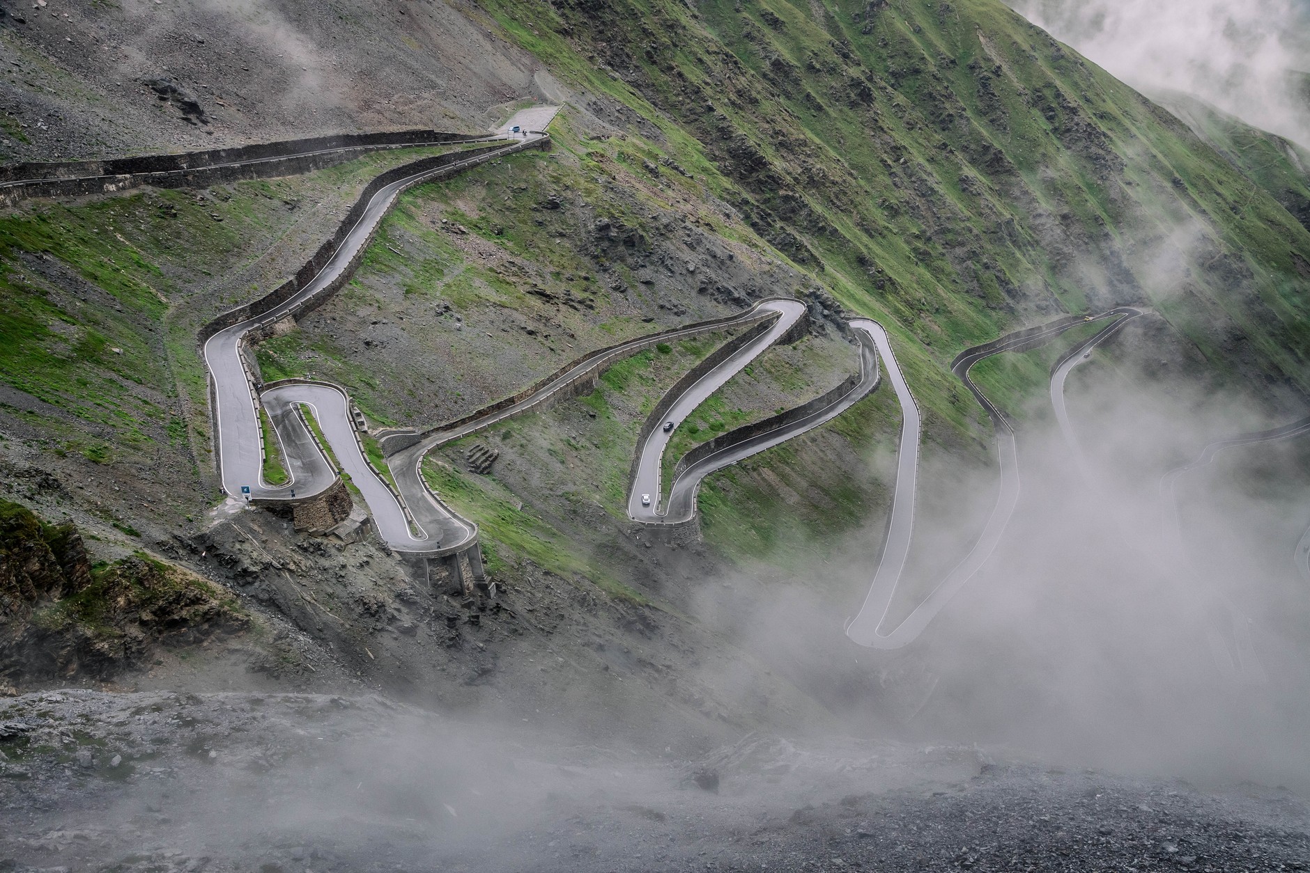 Elektromobilność Alpy Audi e-Tron S Audi e-Tron GT Porsche Taycan