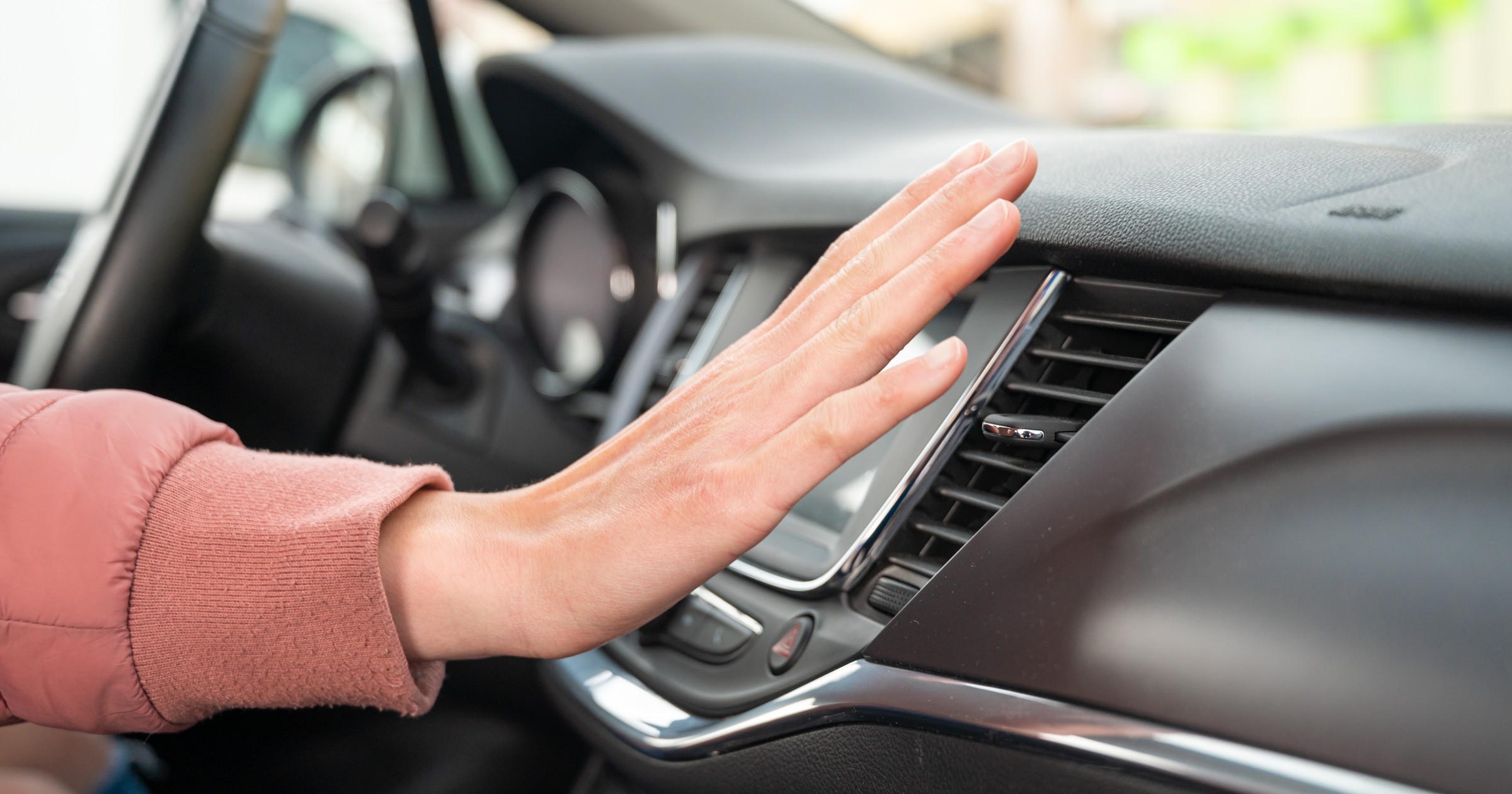 Jak szybko schłodzić wnętrze? Nawiew się przyda, nawet jeśli auto nie ma klimatyzacji