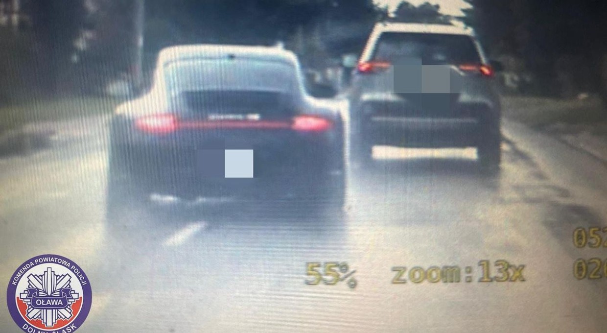 Kierowca Porsche omal nie stracił prawa jazdy. Policjanci zauważyli coś jeszcze