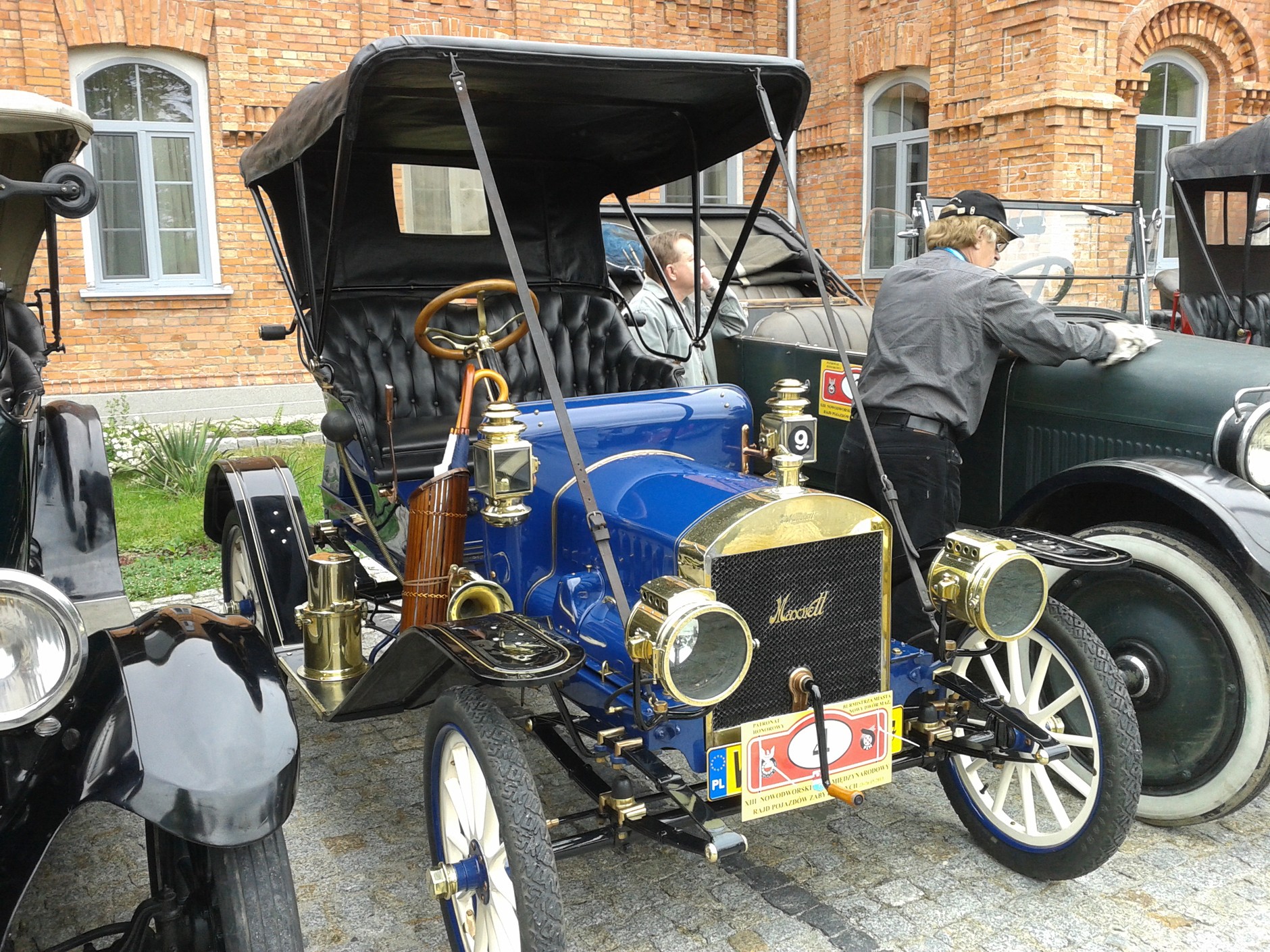 Rajd samochodów przedwojennych w Nowym Dworze