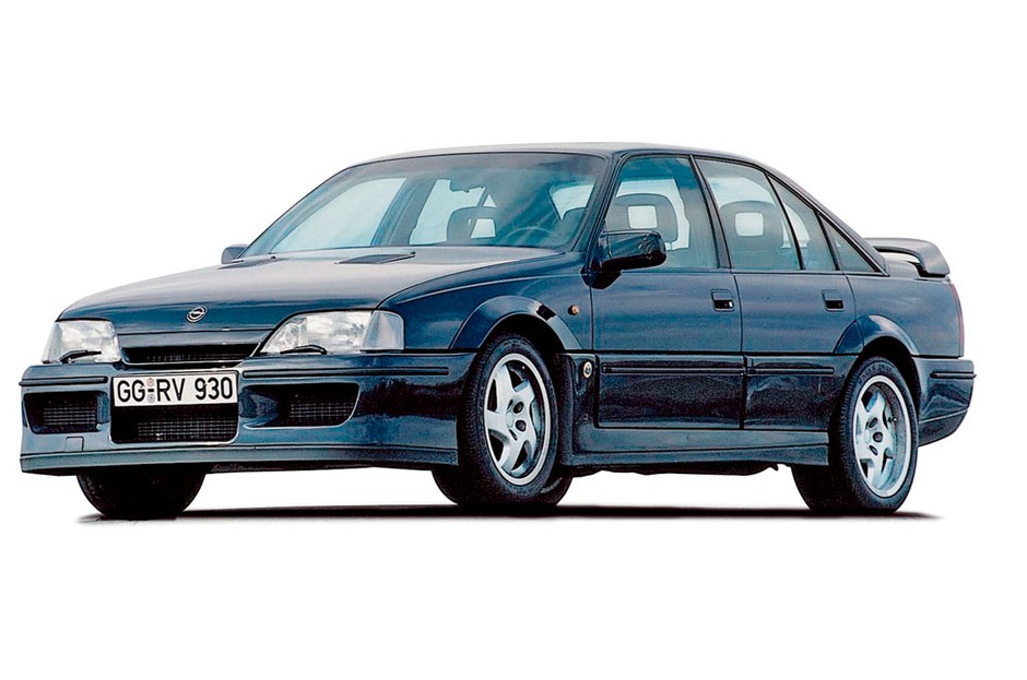 W 1989 roku sensację wzbudził Lotus Omega (3.6 R6 Biturbo 24V o mocy 360 KM) – najszybszy Opel wszechczasów, rozpędzający się do 283 km/h.