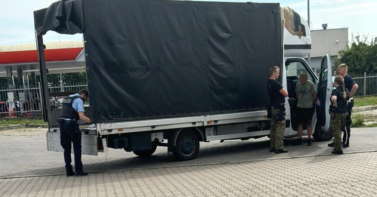 Skradziony pojazd użytkowy odzyskany na granicy z Niemcami