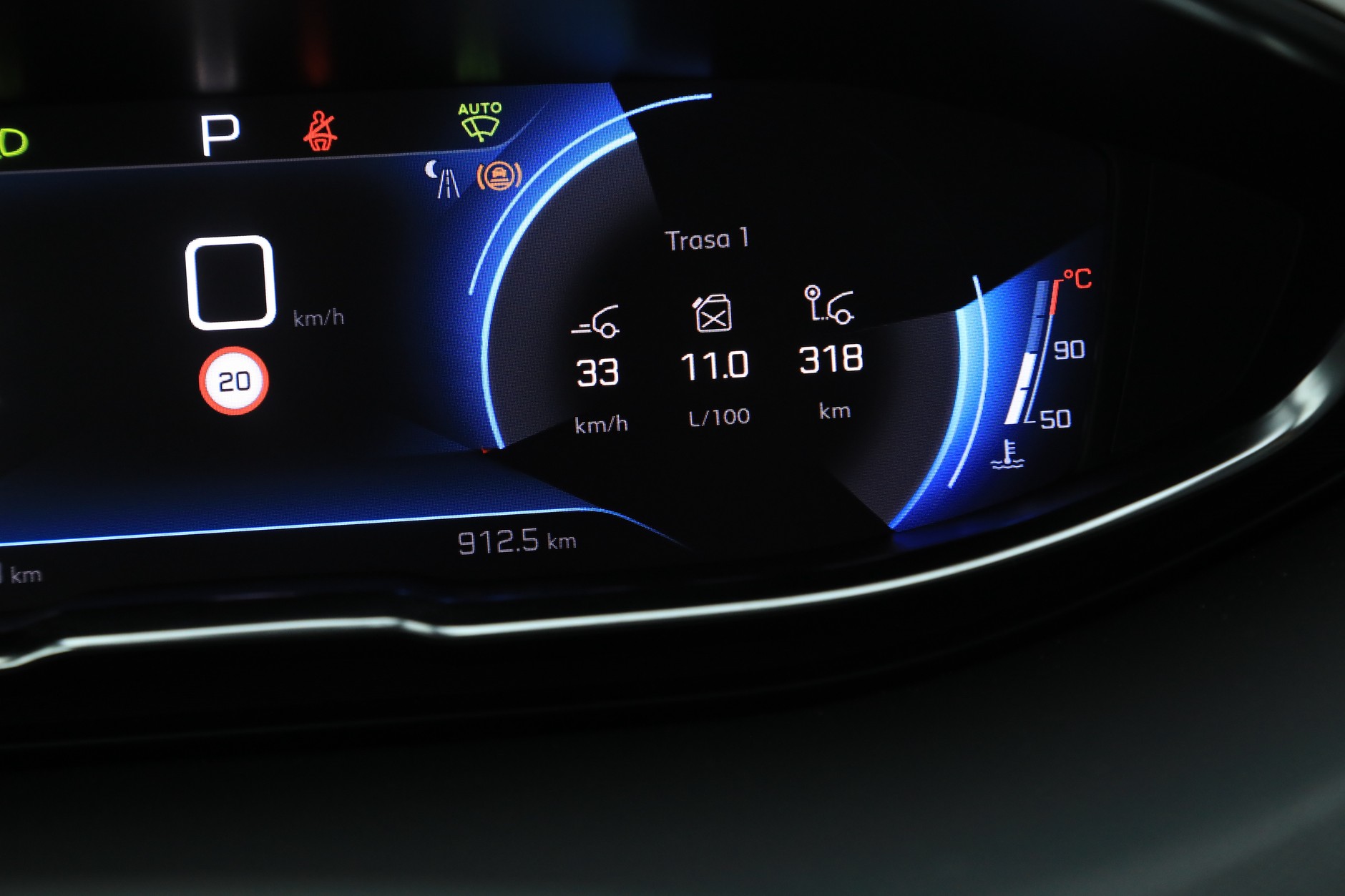 Peugeot 5008 po liftingu to nadal SUV z cechami vana