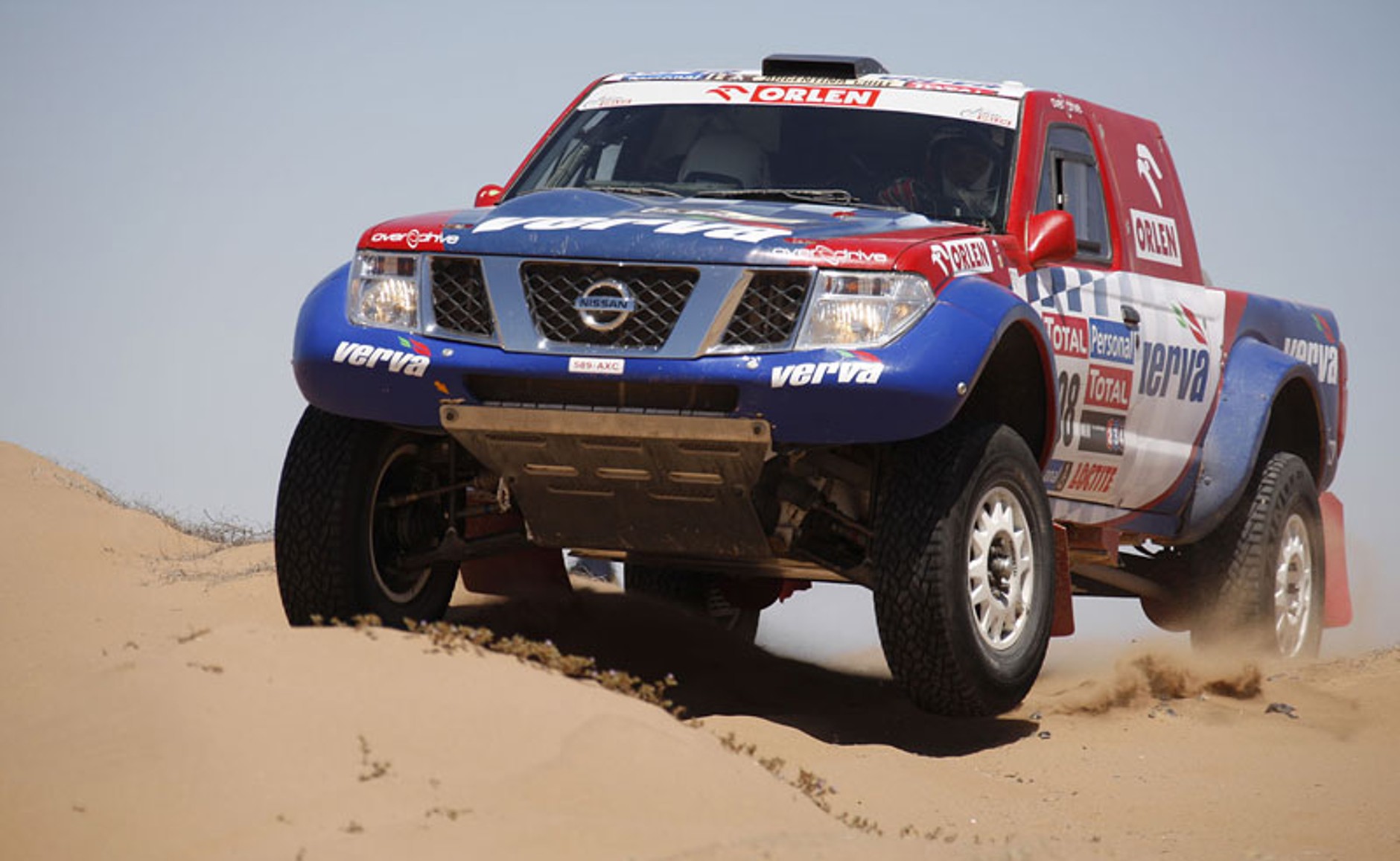 Rajd Dakar 2010: Przygoński już 8, Sonik broni honoru (12. etap na żywo, wyniki, foto)