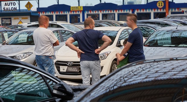 Nie pokazał twarzy, ale powiedział wszystko. Namówiliśmy handlarza na spowiedź