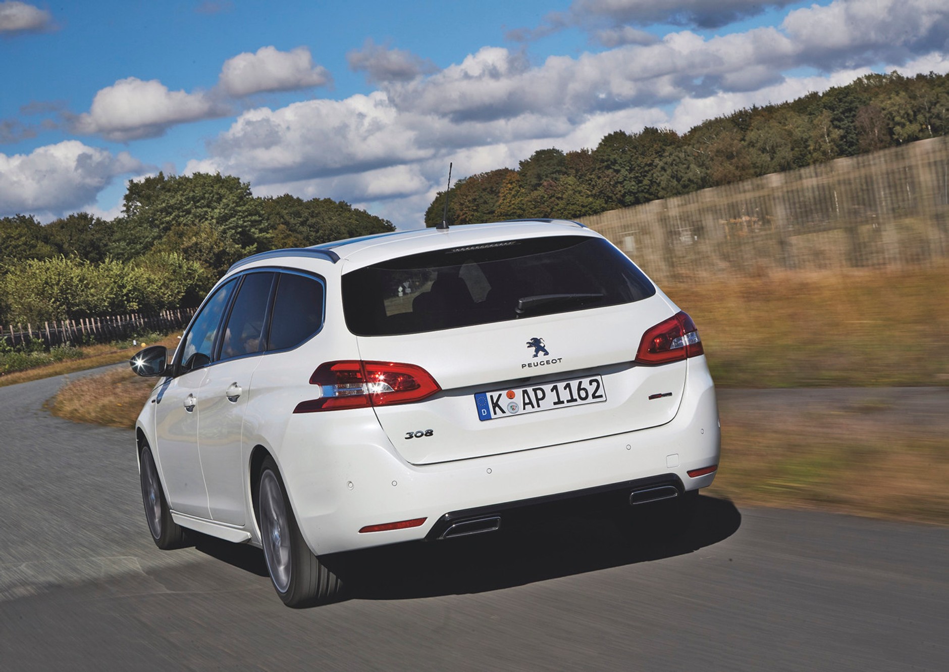 Nowe Renault Megane Grandtour kontra Opel Astra i Peugeot 308