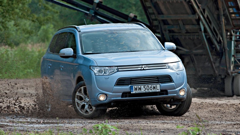 Test Mitsubishi Outlandera PHEV - Czy z prądem jeździ się taniej?