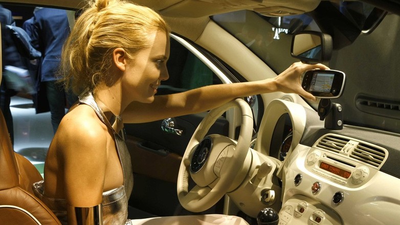 W tyskiej fabryce zdewastowano samochody