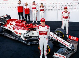Zespół Roberta Kubicy odsłonił nowy bolid