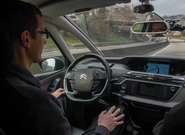Samochody autonomiczne w Polsce. ITS już się szykuje