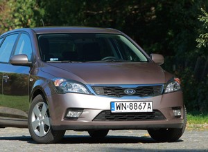 KIA cee'd 1.4: czy podstawowy silnik ma sens?