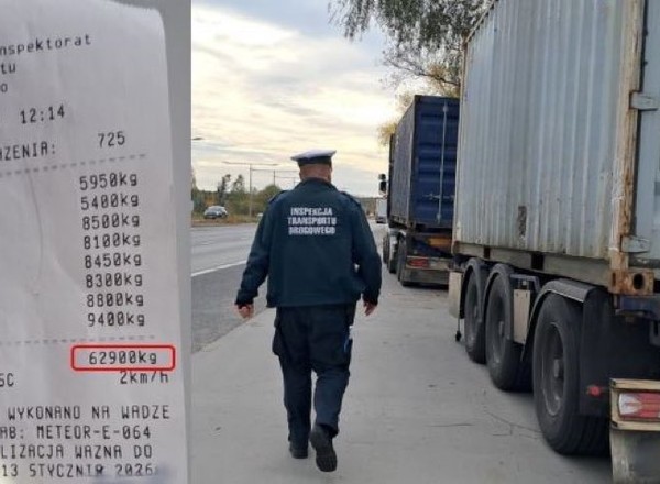 ITD zważyła "stonogę". "W ogóle nie powinna poruszać się po drogach publicznych"