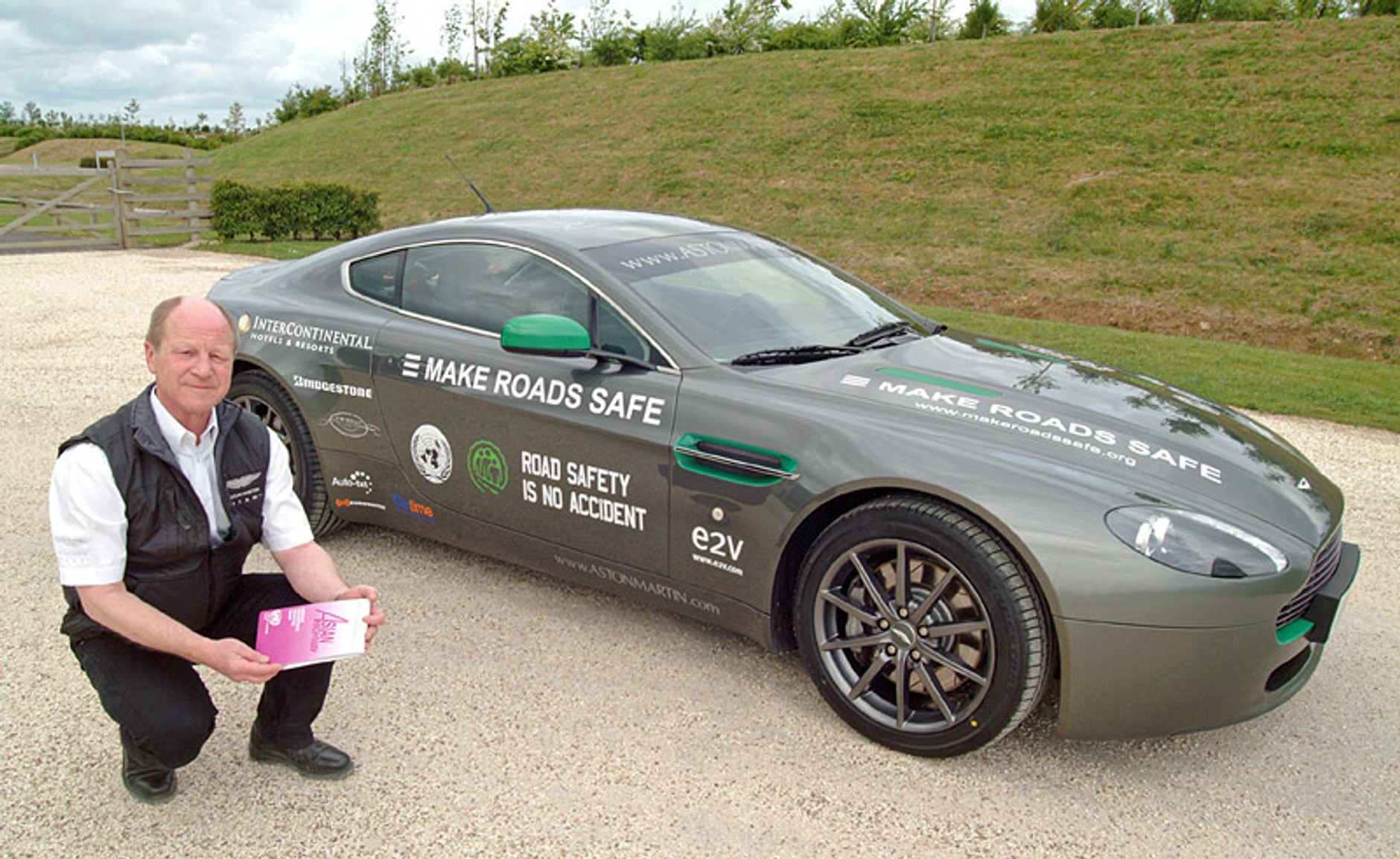 Aston Martin V8 Vantage – wyprawa Tokio-Londyn