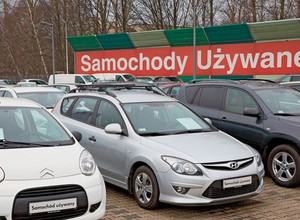 Poradnik dla kupującego używany samochód — ogłoszenia, kontrola stanu, formalności po zakupie