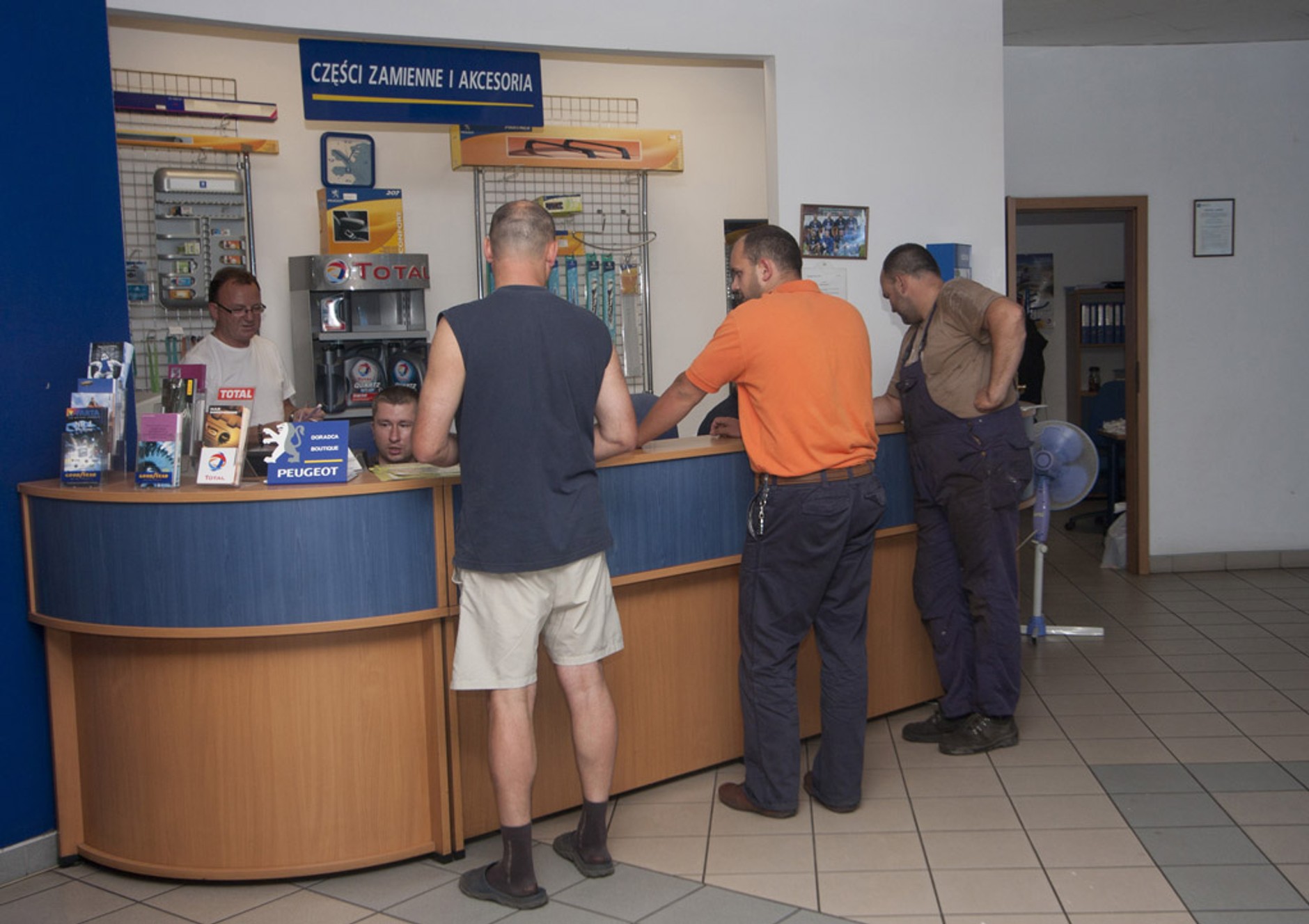 4 powody, dla których lepiej nie kupować części samemu