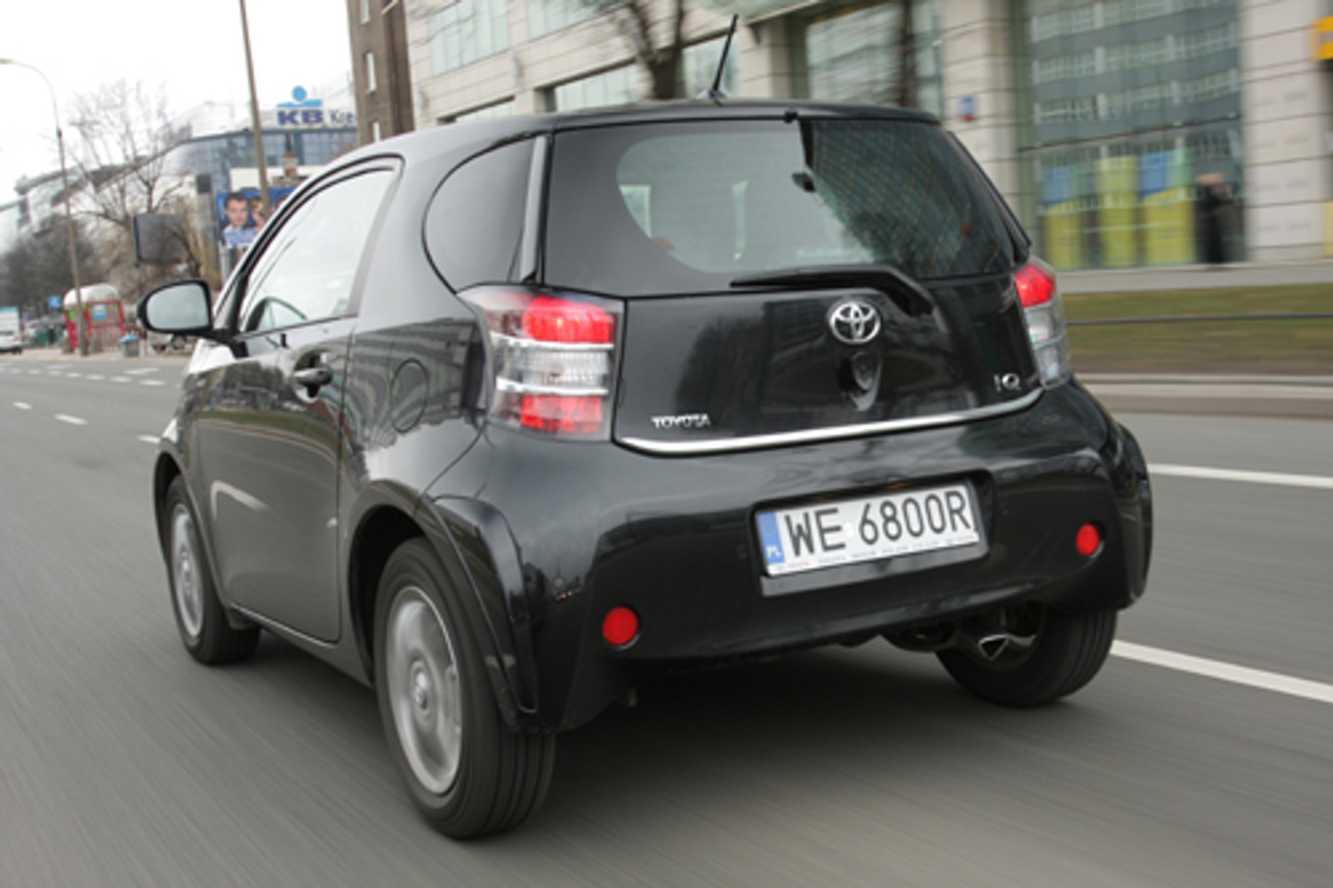 Toyota iQ 1.0 SOL: Kup, kliknij  i jedź. Enter!