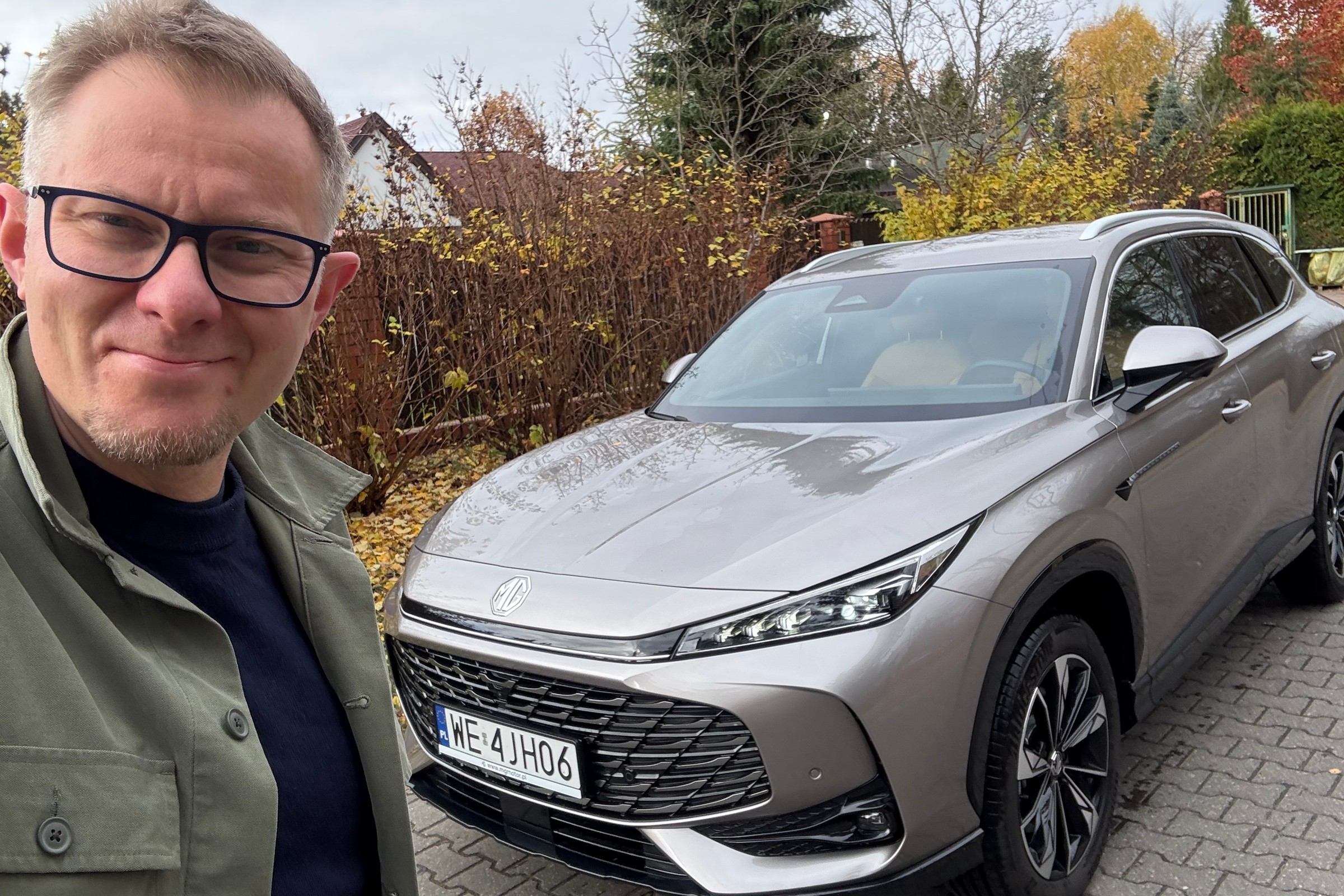 MG znów obniża ceny, właściciele wściekli. Sprawdzamy hybrydowe SUV-y