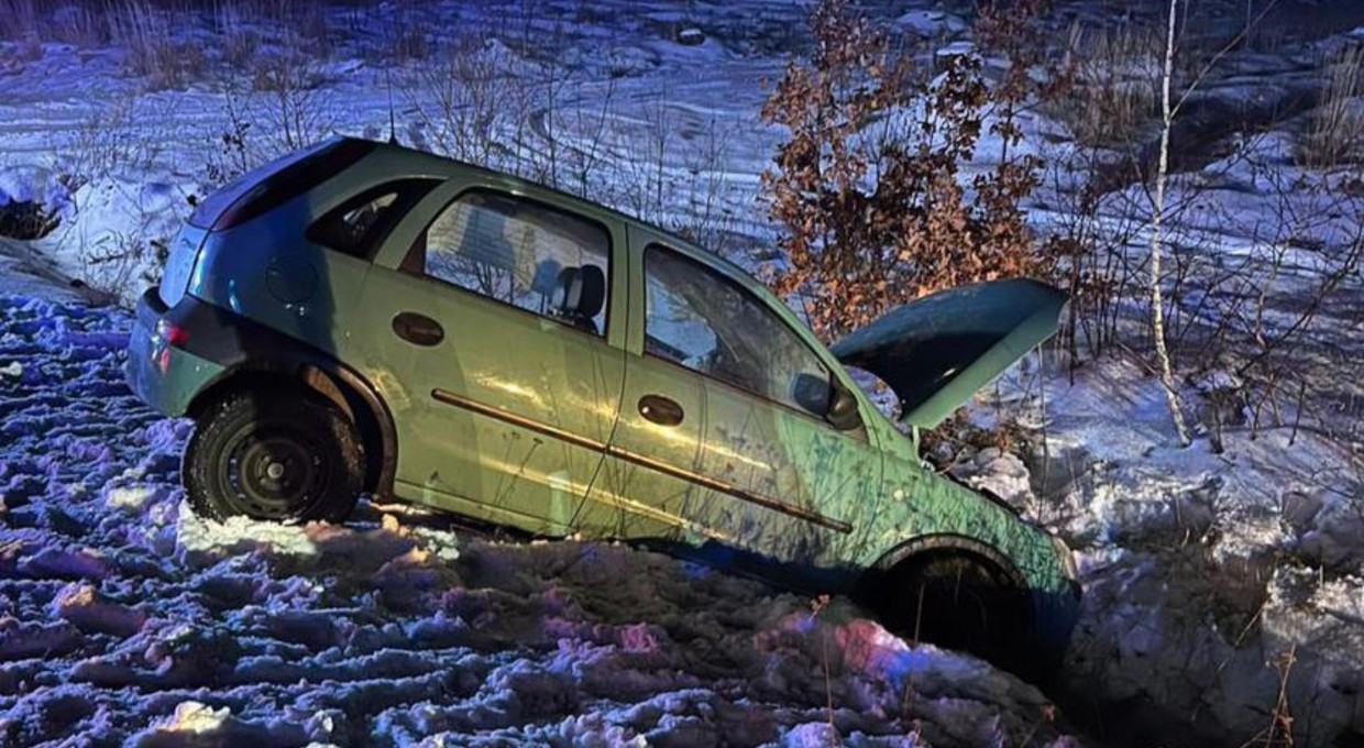 Poważny wypadek w Łódzkiem. Ośmiolatek i jego mama trafili do szpitala.