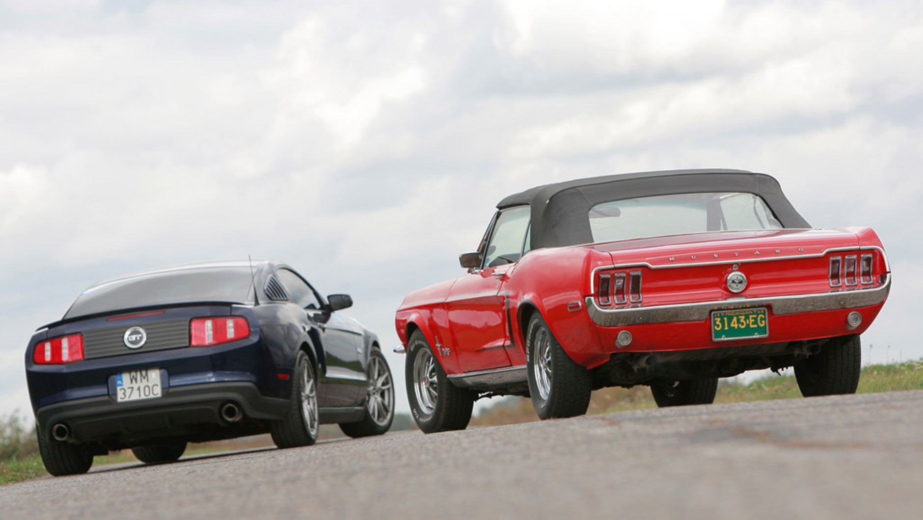 Ford Mustang I kontra Mustang V: klub koni mechanicznych