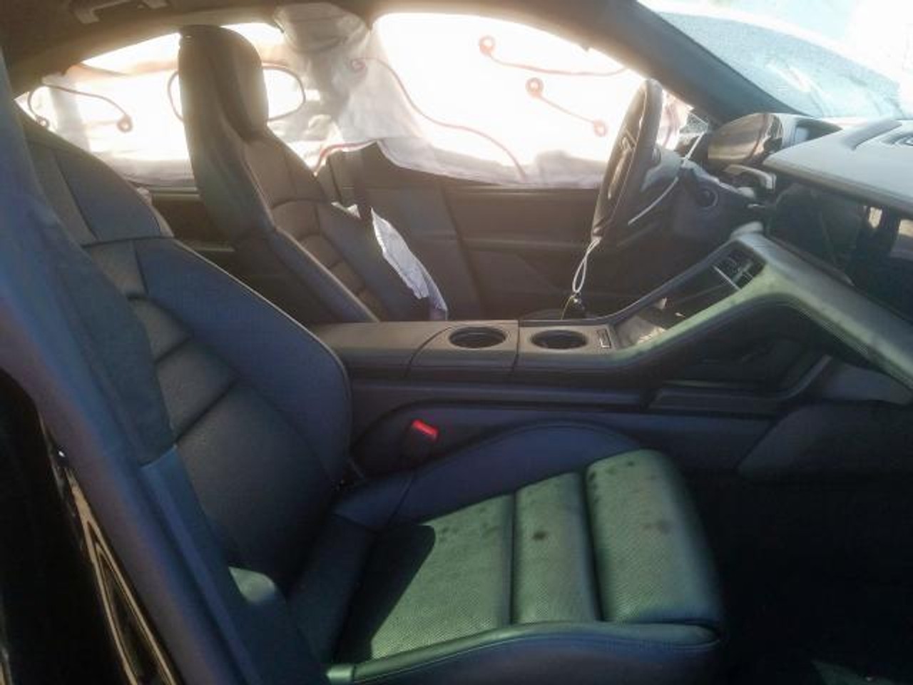 Porsche Taycan Turbo – czy warto kupić rozbity wrak?