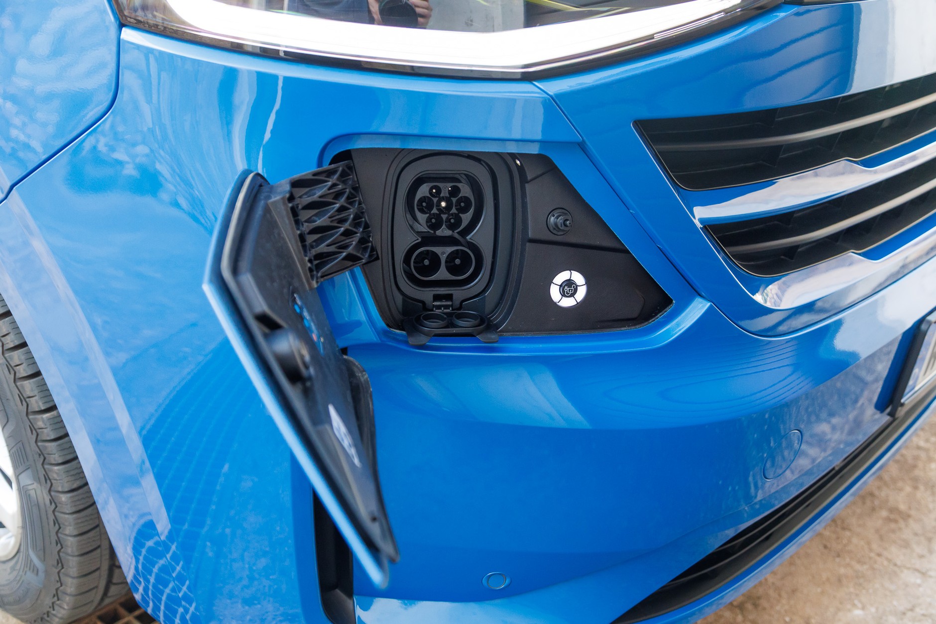 Volkswagen Caravelle T7 EV